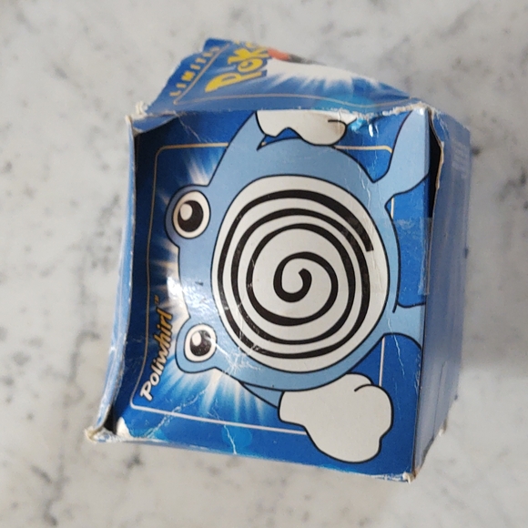 23 Carat Gold Plated Poliwhirl Pokemon Collectible Card and Pokeball - Picture 8 of 11